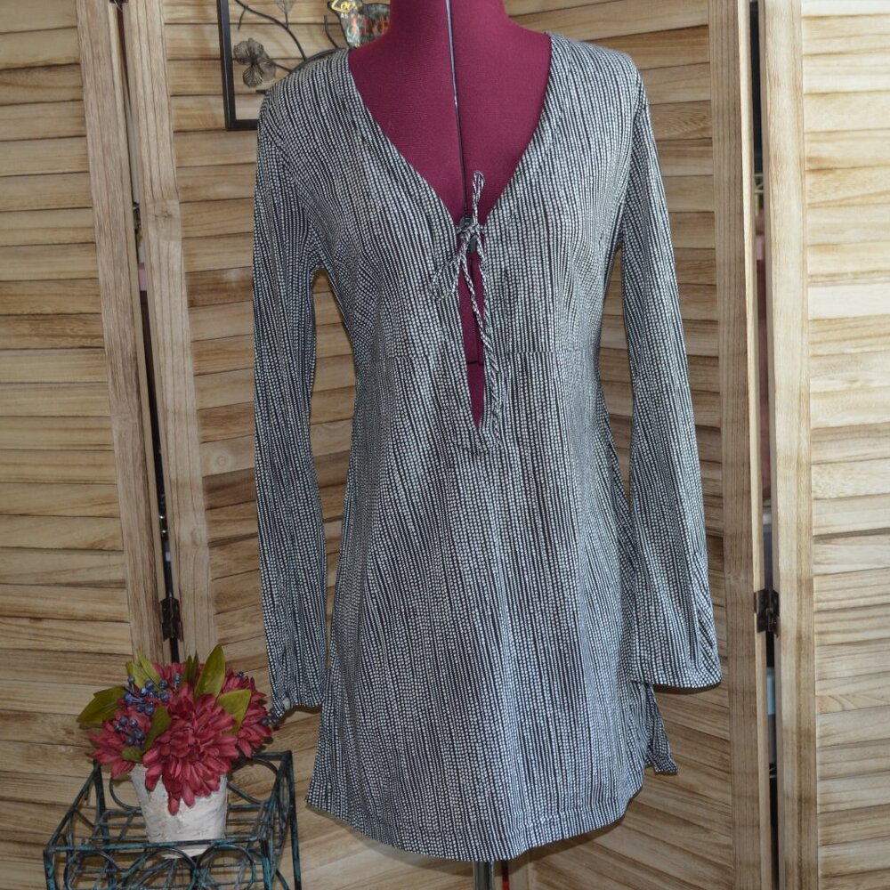 Athleta XS Kimssa L/S Tunic Black/White Dot Print V-neck Cover-up